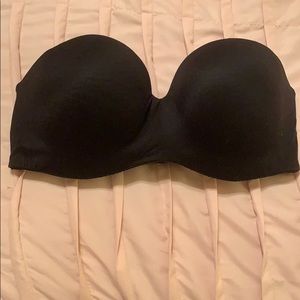 Body by Victoria’s Secret strapless bra
